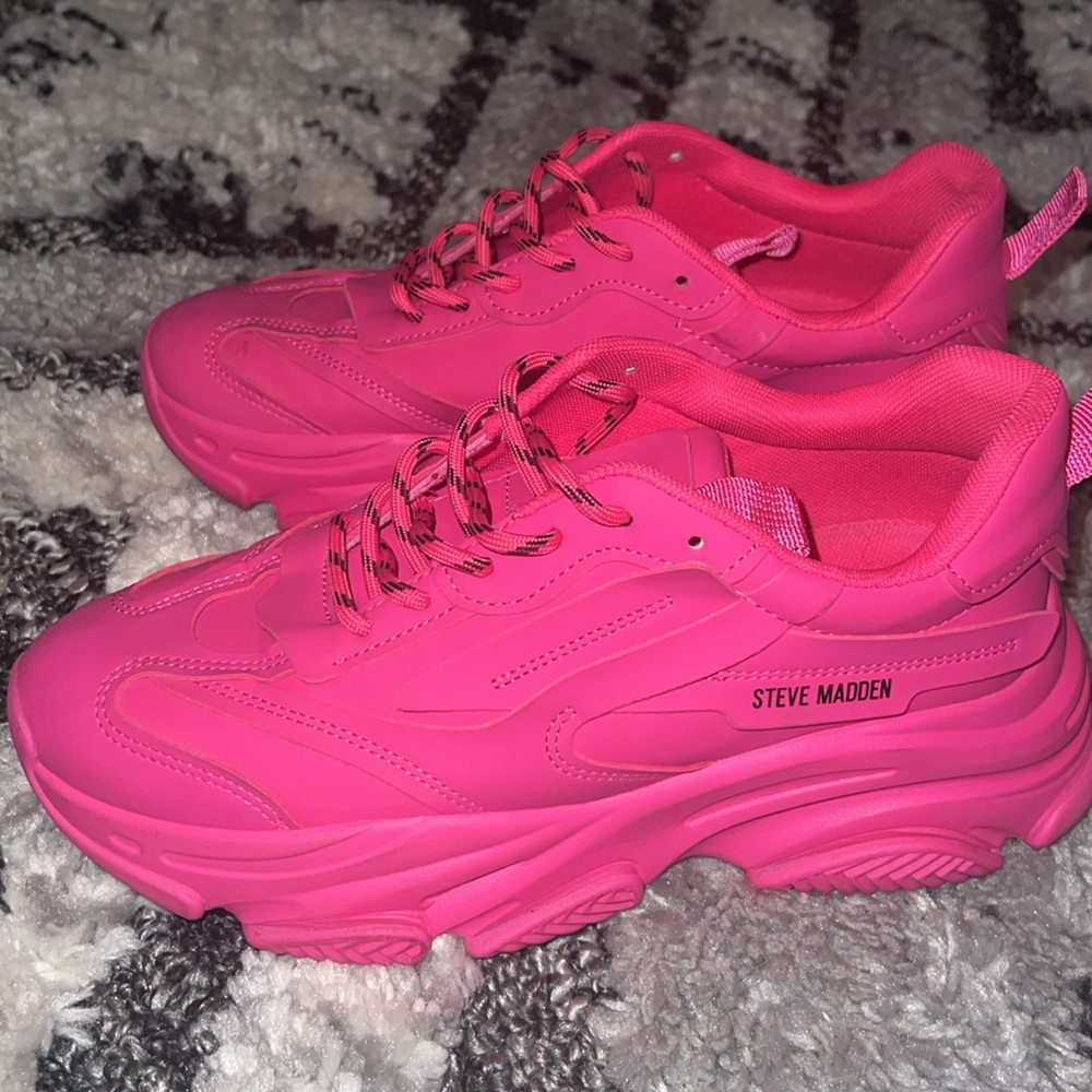 Steve Madden Sneakers